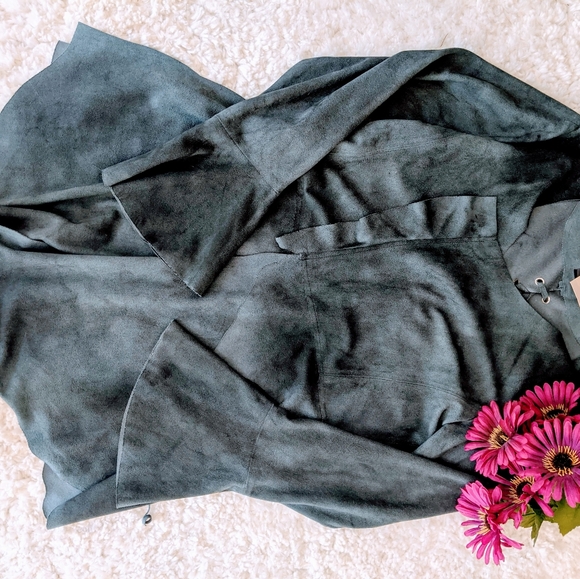 Women's blouse - Picture 6 of 6